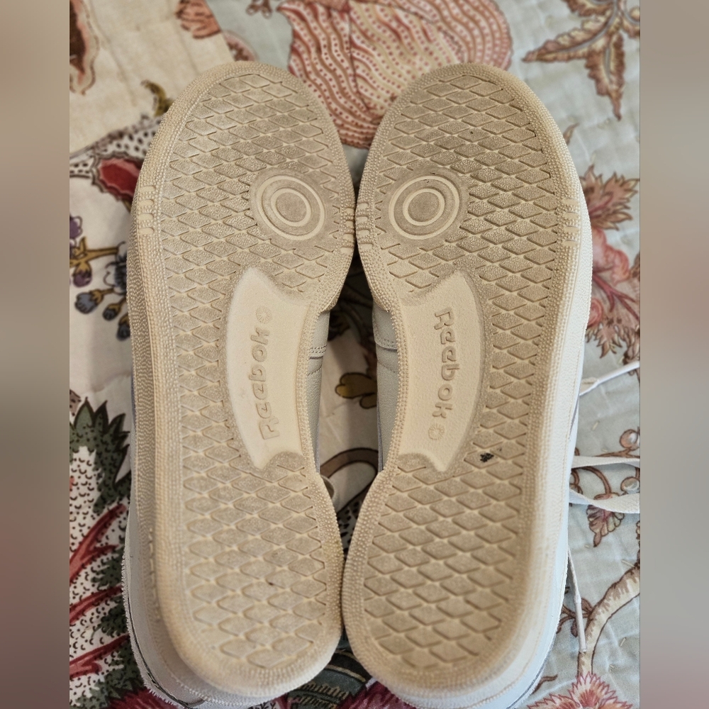 Reebok White and Green Sneakers - Picture 7 of 12